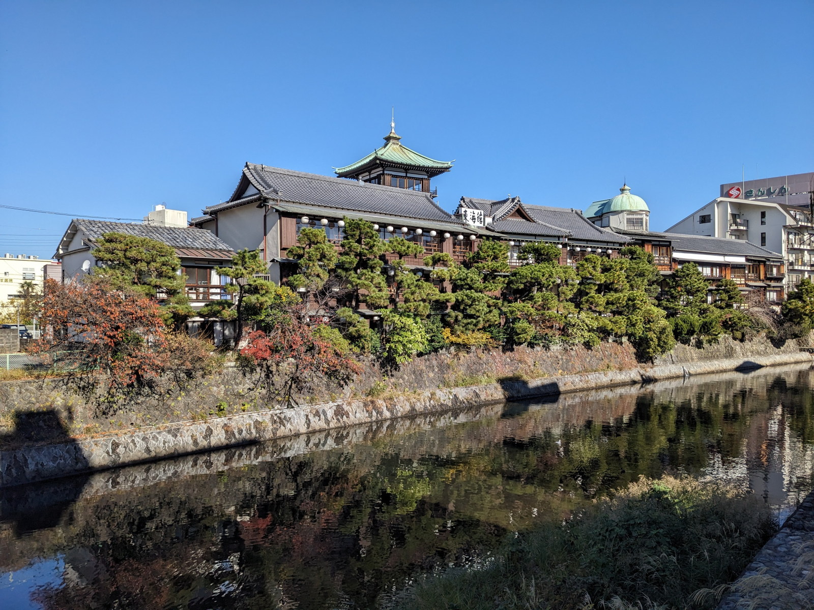 Chargement de la photo suivante en arrière plan