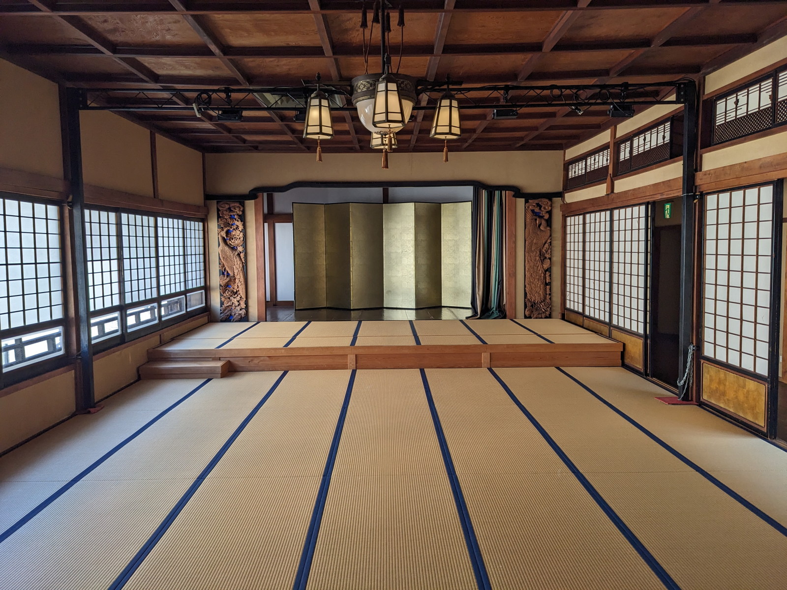 Chargement de la photo suivante en arrière plan